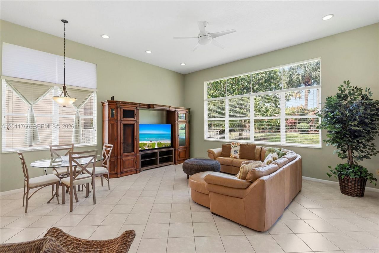 980 SW 171st Ter, Pembroke Pines, FL 33027 Photo