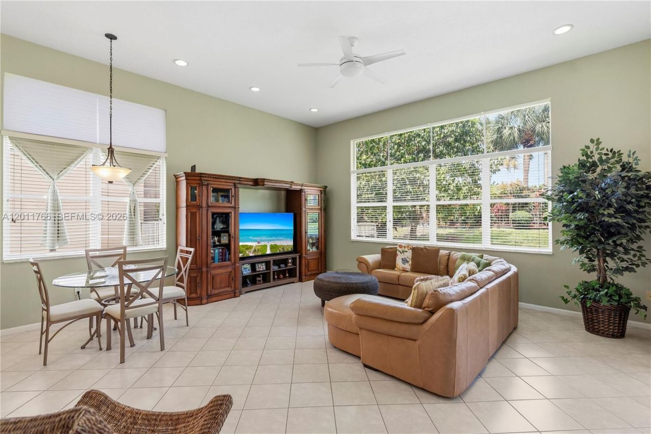 980 SW 171st Ter, Pembroke Pines, FL 33027 Photo