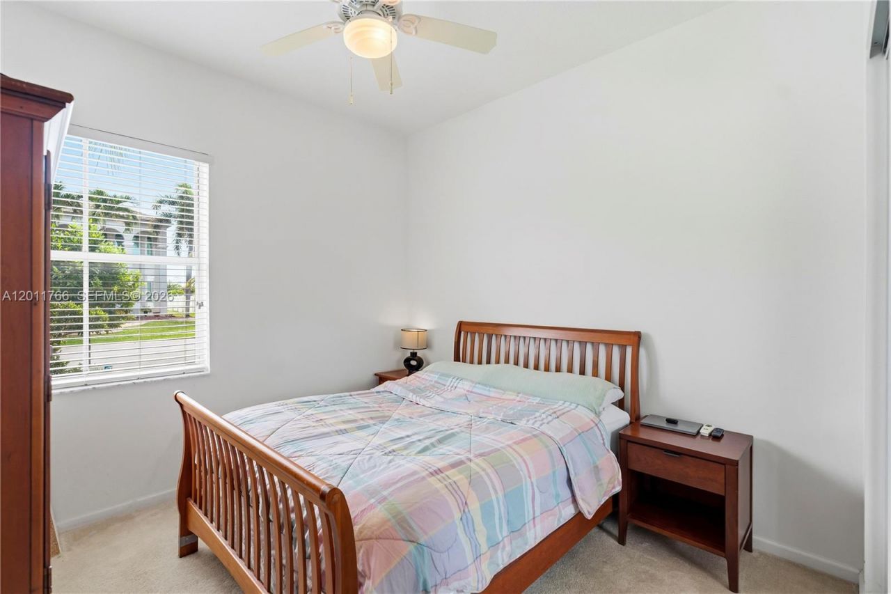 980 SW 171st Ter, Pembroke Pines, FL 33027 Photo