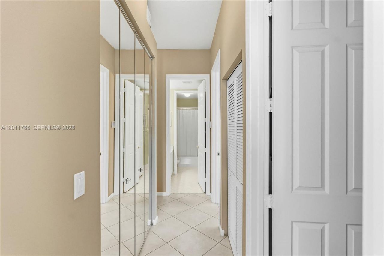 980 SW 171st Ter, Pembroke Pines, FL 33027 Photo