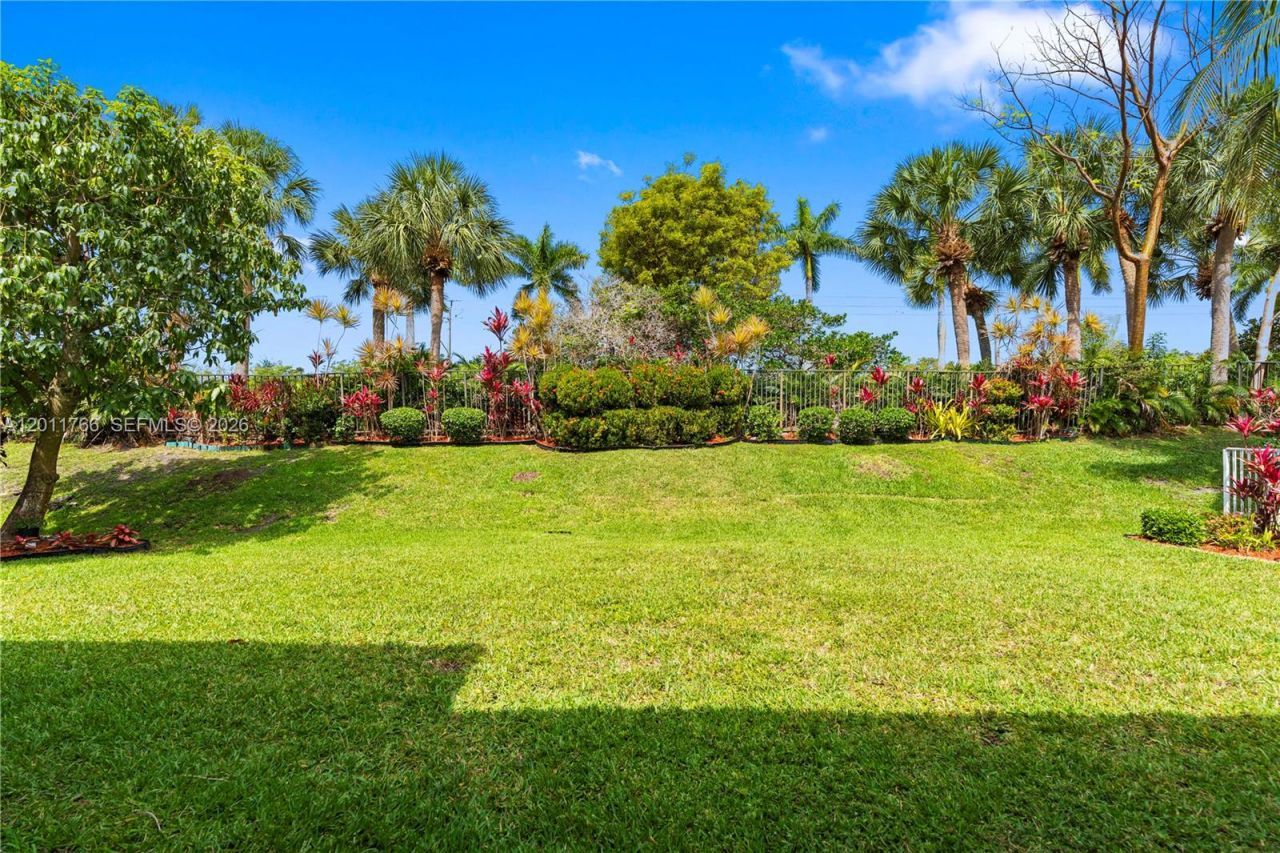 980 SW 171st Ter, Pembroke Pines, FL 33027 Photo