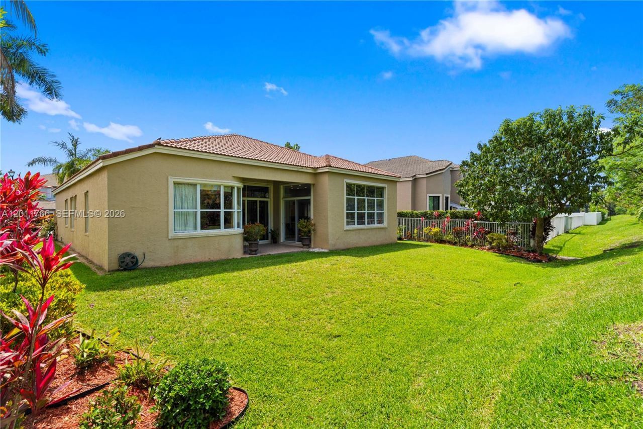 980 SW 171st Ter, Pembroke Pines, FL 33027 Photo