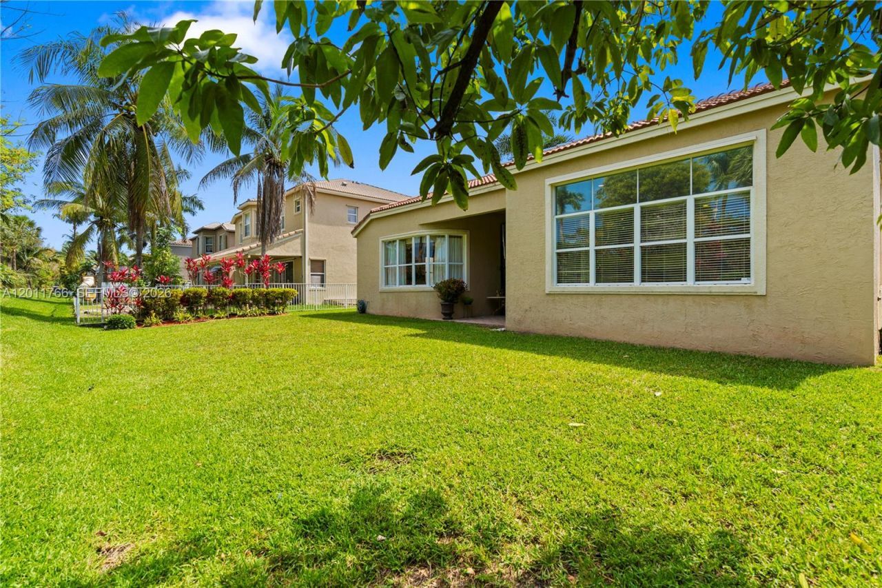 980 SW 171st Ter, Pembroke Pines, FL 33027 Photo