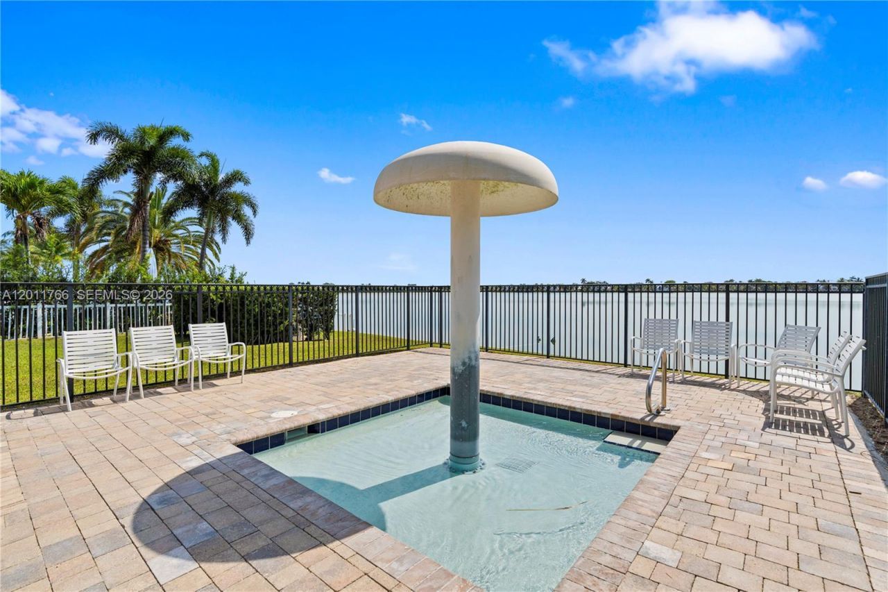 980 SW 171st Ter, Pembroke Pines, FL 33027 Photo