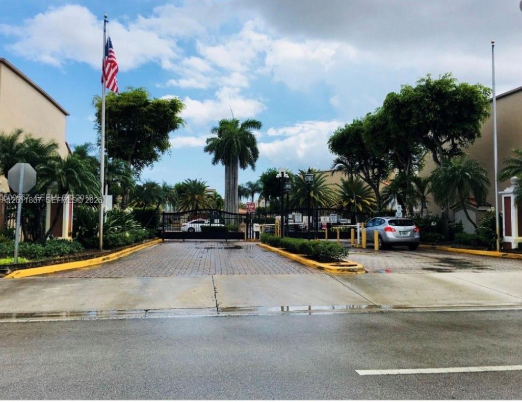 650 NW 86th Pl, Unit 3-101, Miami, FL 33126 Photo