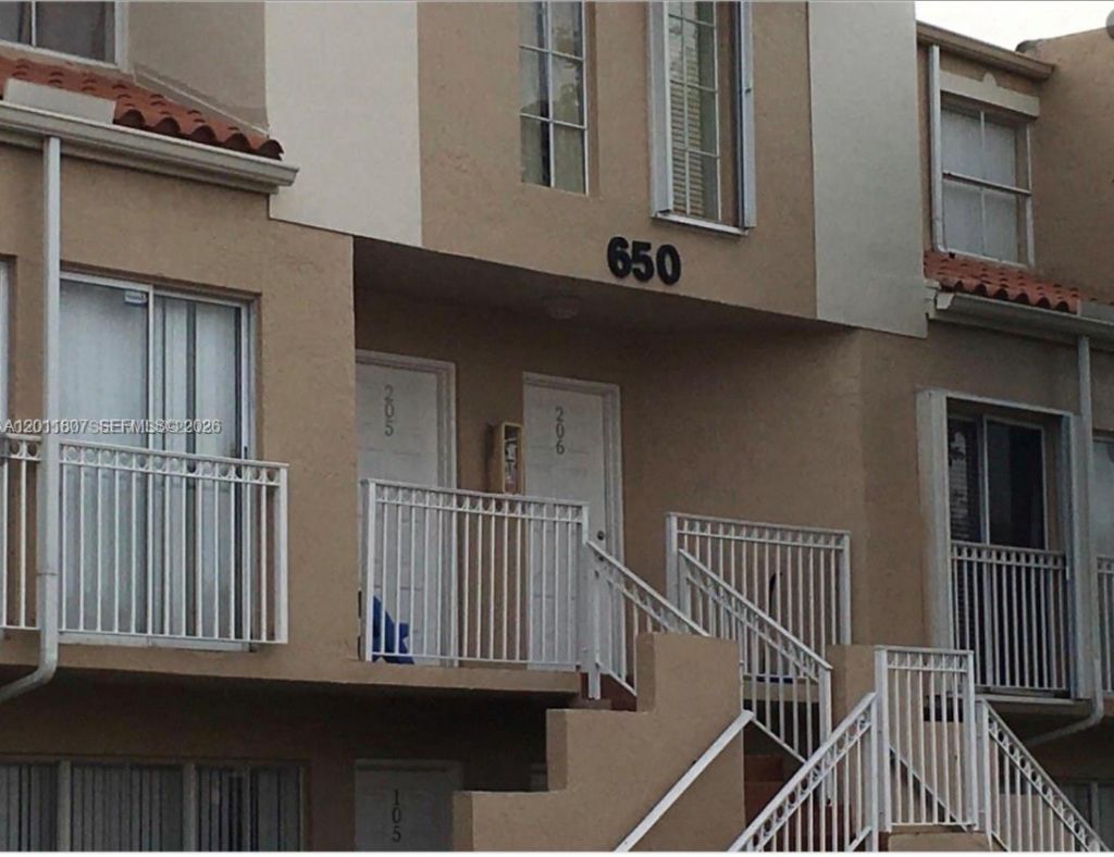 650 NW 86th Pl, Unit 3-101, Miami, FL 33126 Photo