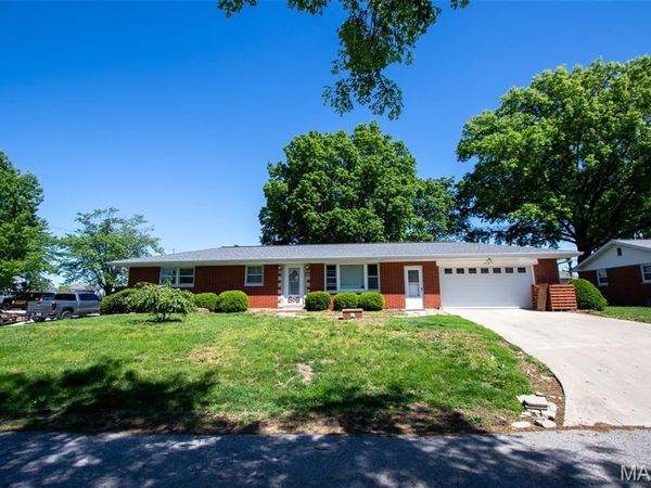 609 Willow Lane , Waterloo, IL 62298