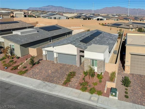 6104 Avery Pointe Street , Las Vegas, NV 89166