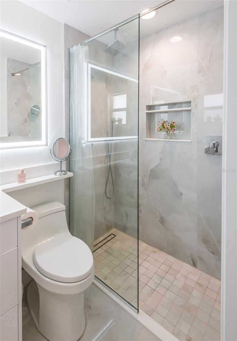 1900 Benjamin Franklin Drive , Unit V11, Sarasota, FL 34236 Photo