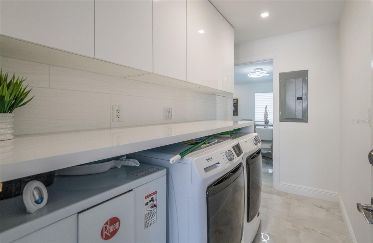 1900 Benjamin Franklin Drive , Unit V11, Sarasota, FL 34236 Photo