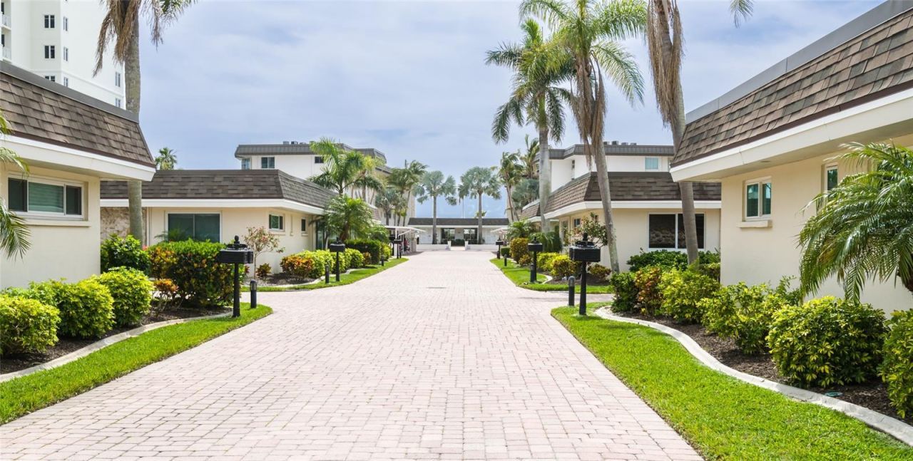 1900 Benjamin Franklin Drive , Unit V11, Sarasota, FL 34236 Photo