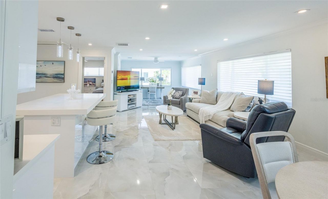 1900 Benjamin Franklin Drive , Unit V11, Sarasota, FL 34236 Photo