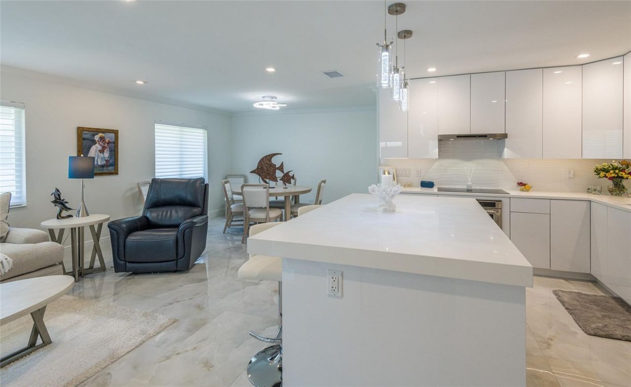 1900 Benjamin Franklin Drive , Unit V11, Sarasota, FL 34236 Photo