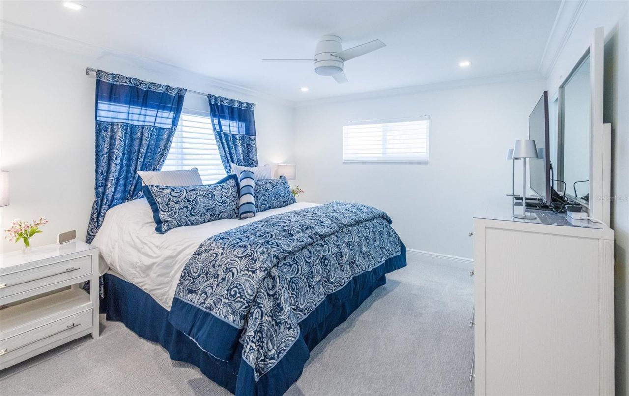 1900 Benjamin Franklin Drive , Unit V11, Sarasota, FL 34236 Photo