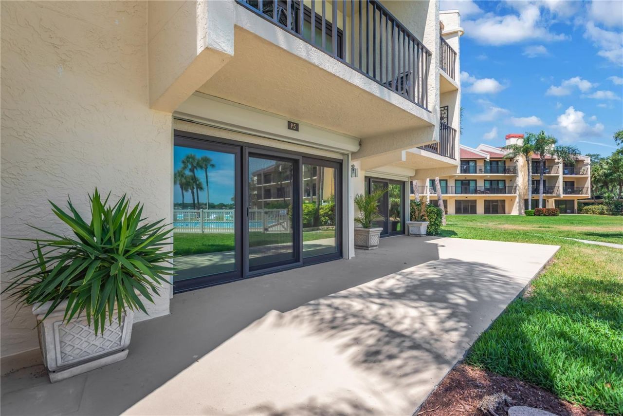 7520 Sunshine Skyway Lane S, Unit P5, Saint Petersburg, FL 33711 Photo