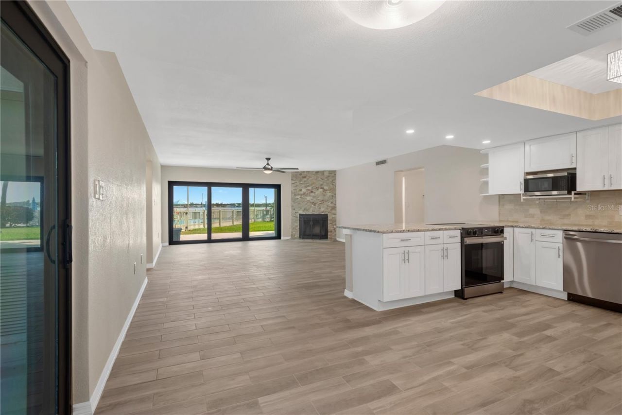 7520 Sunshine Skyway Lane S, Unit P5, Saint Petersburg, FL 33711 Photo