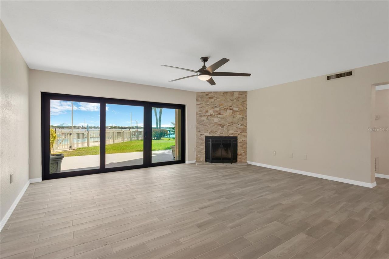 7520 Sunshine Skyway Lane S, Unit P5, Saint Petersburg, FL 33711 Photo