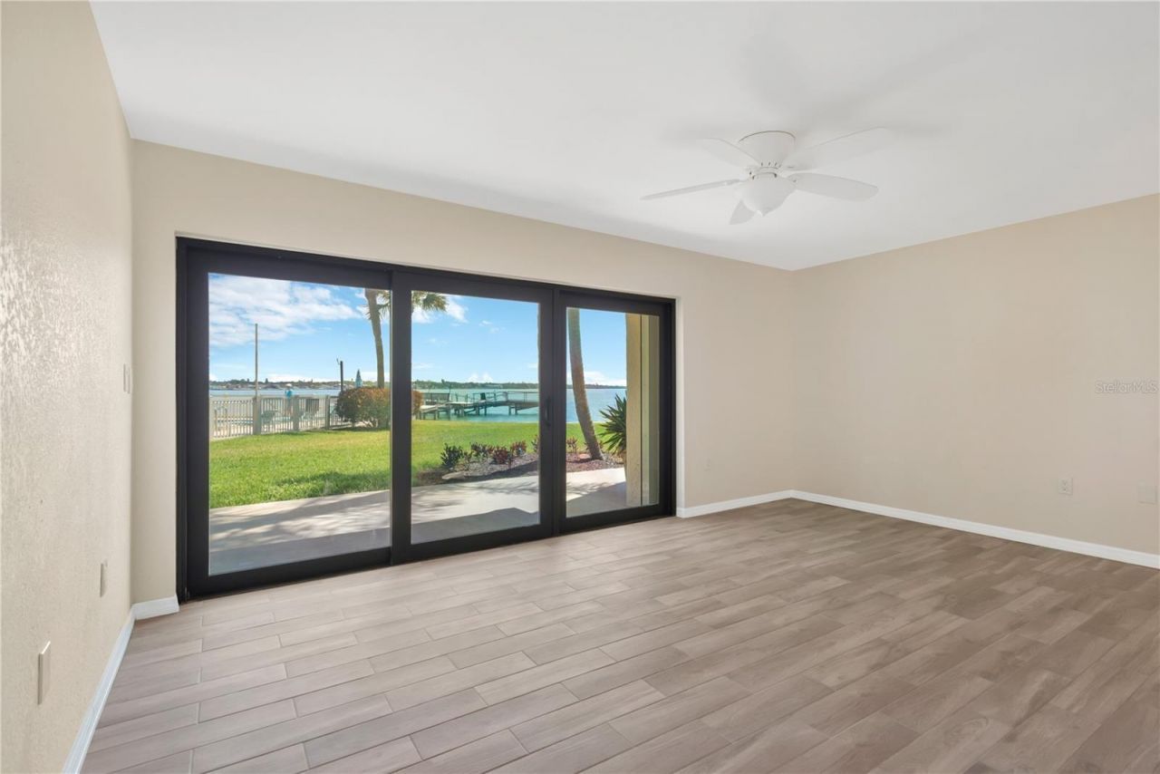 7520 Sunshine Skyway Lane S, Unit P5, Saint Petersburg, FL 33711 Photo