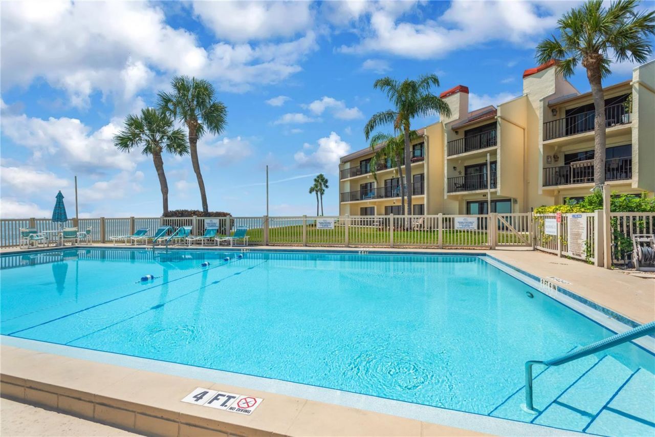 7520 Sunshine Skyway Lane S, Unit P5, Saint Petersburg, FL 33711 Photo