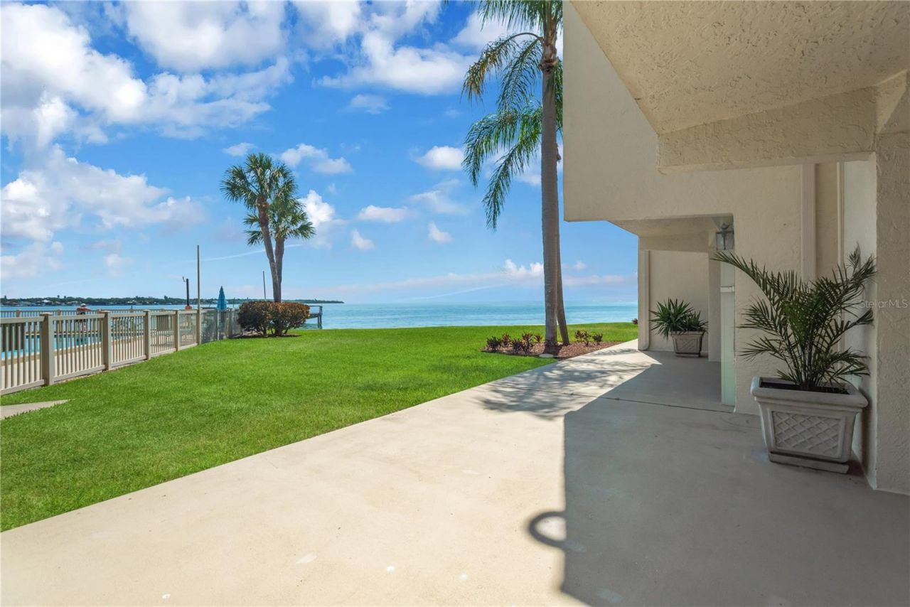 7520 Sunshine Skyway Lane S, Unit P5, Saint Petersburg, FL 33711 Photo