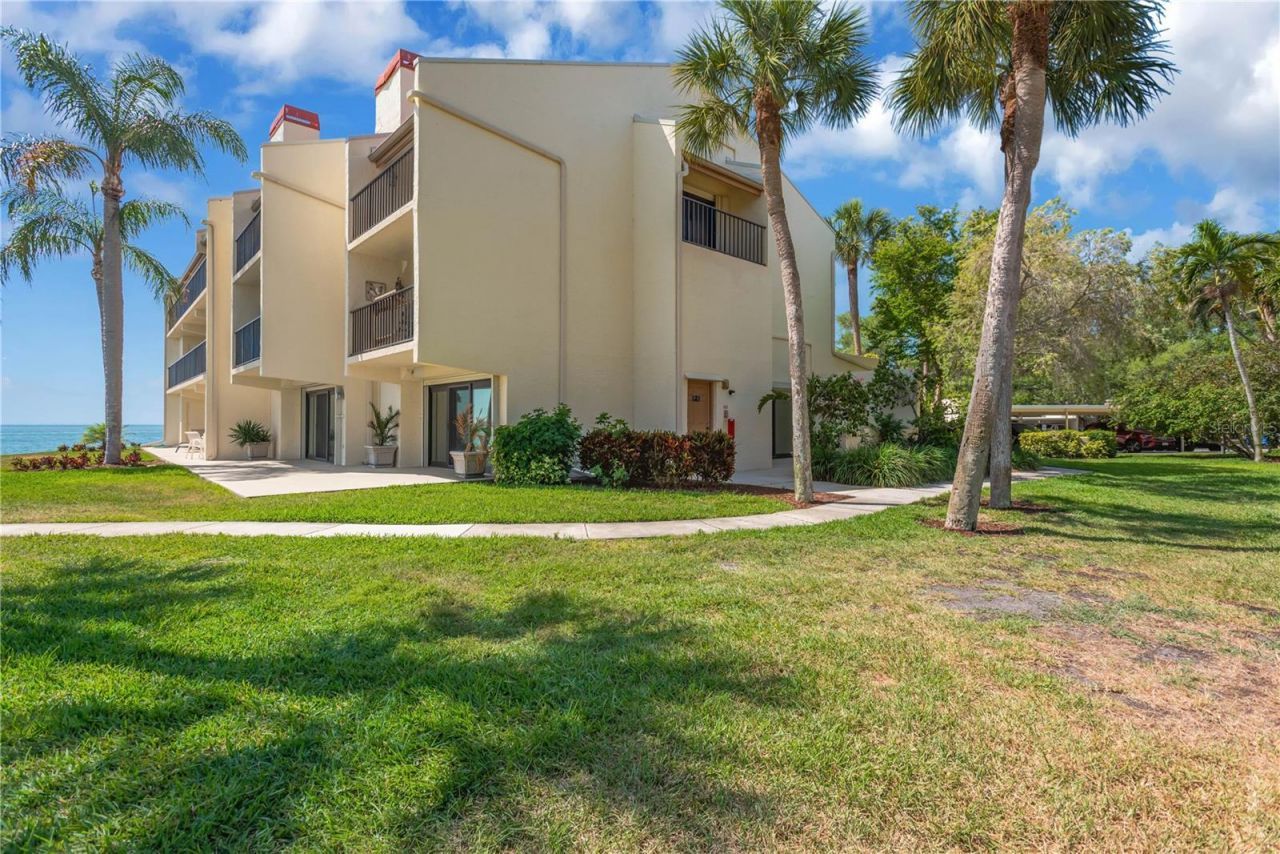 7520 Sunshine Skyway Lane S, Unit P5, Saint Petersburg, FL 33711 Photo