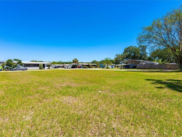 CHRIS DR. , WESLEY CHAPEL, FL 33543