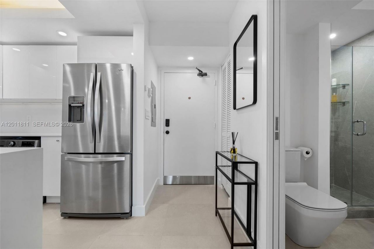 345 Ocean Dr, Unit 326, Miami Beach, FL 33139 Photo