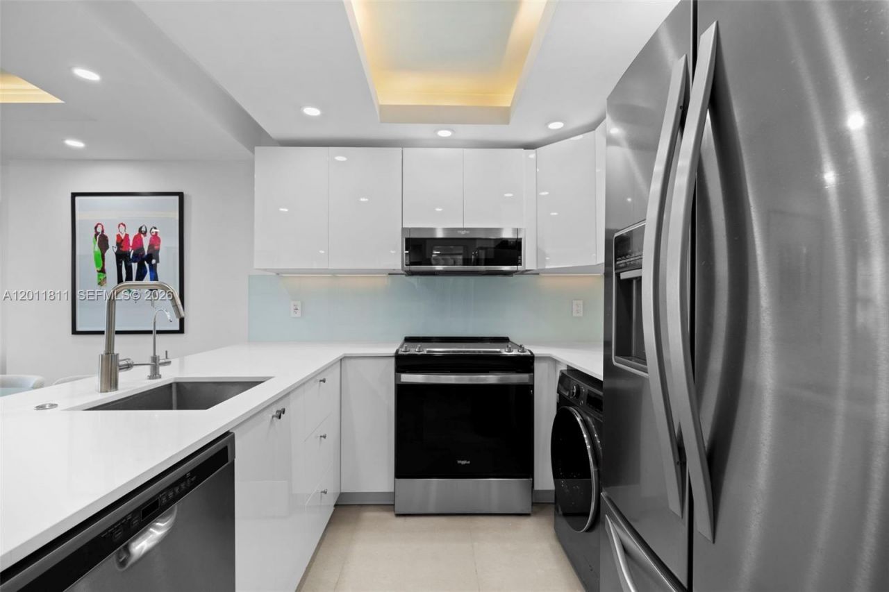345 Ocean Dr, Unit 326, Miami Beach, FL 33139 Photo