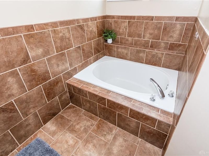 1818 Highlander Drive, Xenia, OH 45385 Photo 25