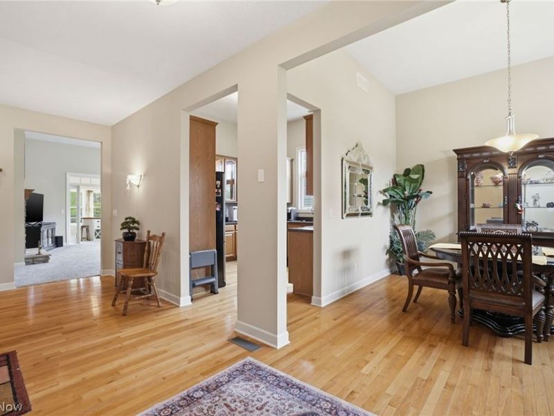 8220 Manor Gate Way, Mentor, OH 44060 Photo 10