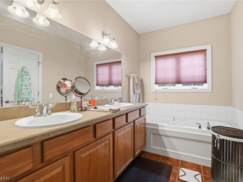 8220 Manor Gate Way, Mentor, OH 44060 Photo 27