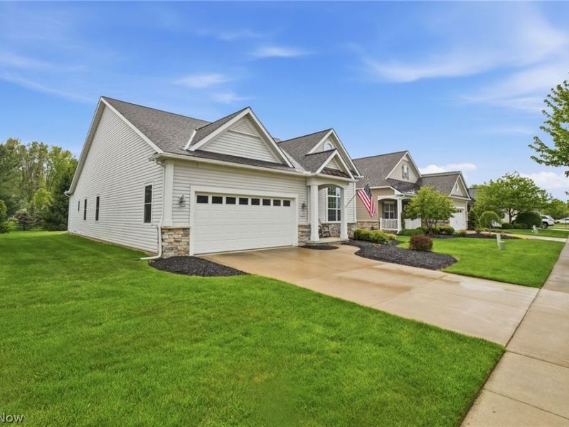 8220 Manor Gate Way, Mentor, OH 44060 Photo 3