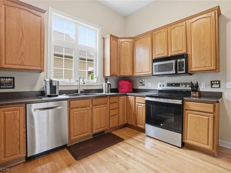 8220 Manor Gate Way, Mentor, OH 44060 Photo 8
