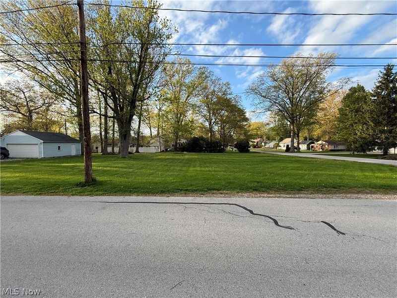 154 Tomahawk Drive, Avon Lake, OH 44012 Photo 2
