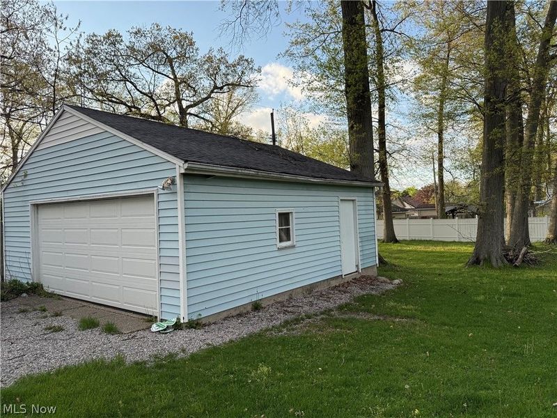 154 Tomahawk Drive, Avon Lake, OH 44012 Photo 8