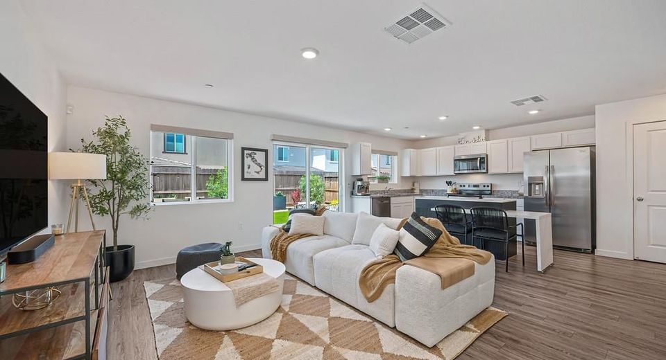 2233 Shady Tree Cir, Roseville, CA 95747 Photo