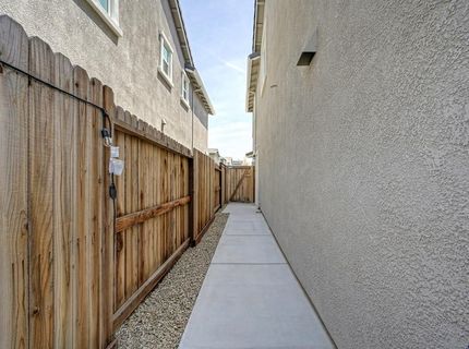 2233 Shady Tree Cir, Roseville, CA 95747 Photo
