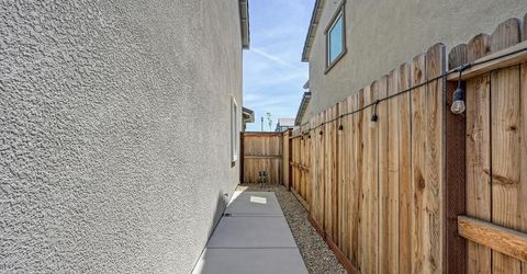 2233 Shady Tree Cir, Roseville, CA 95747 Photo