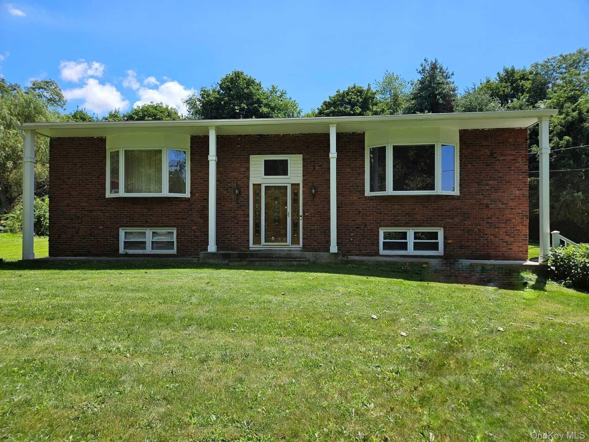 21 Verplanck Avenue , Hopewell Junction, NY 12533 Main Photo