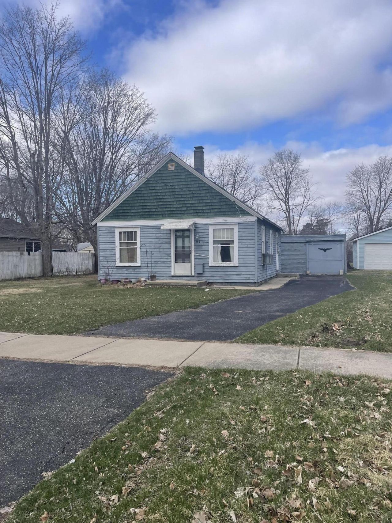 166 S Pleasant Street, Lowell, MI 49331 Main Photo