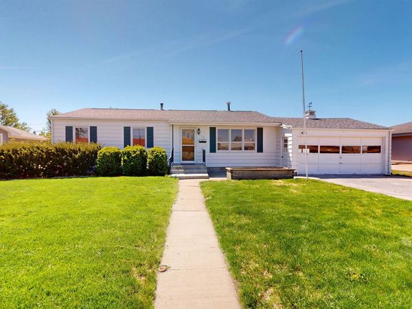 119 E RIDGEVIEW DR, Cherokee, IA 51012