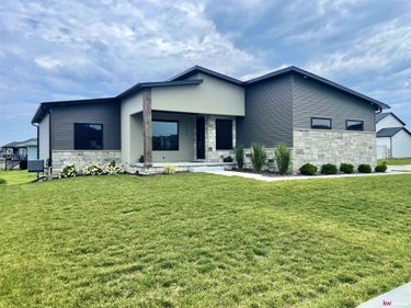 740 W Panorama Road , Lincoln, NE 68523