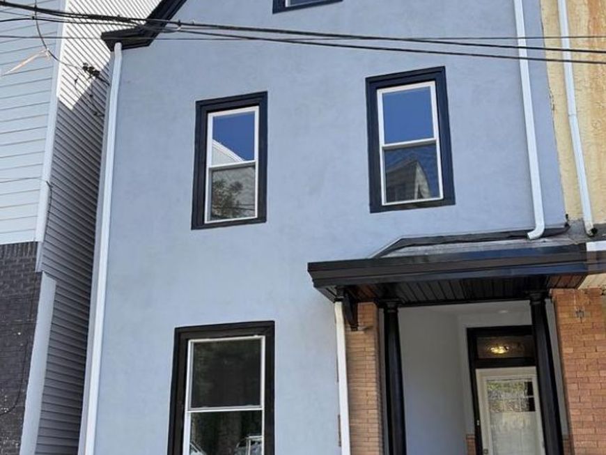 303 Green Lane, Philadelphia, PA 19128 Main Photo