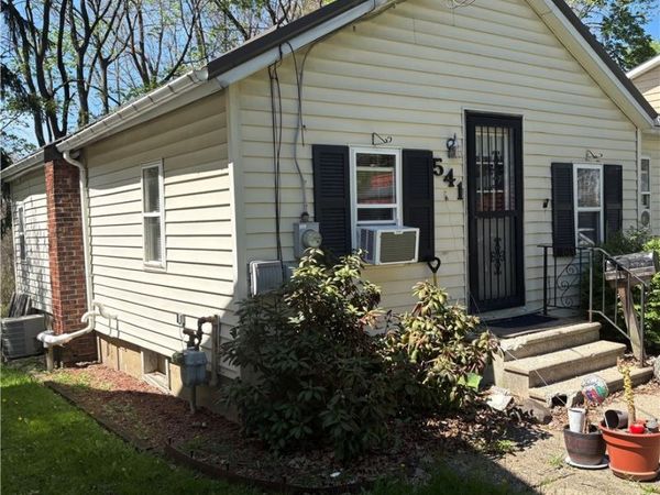 541 Clinton Street , Ravenna, OH 44266