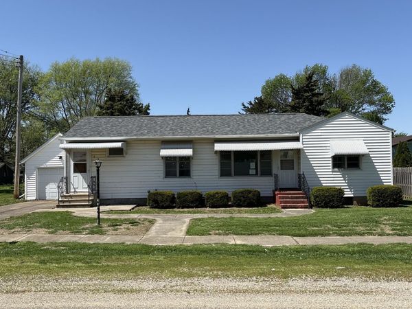 109 N 3RD Street , Hartsburg, IL 62643