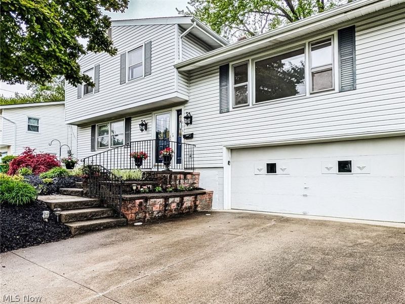 9386 Gettysburg Drive, Twinsburg, OH 44087 Photo 2