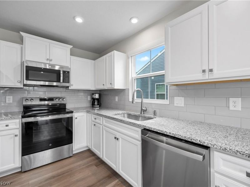 34718 Maurer Boulevard, Grafton, OH 44044 Photo 9