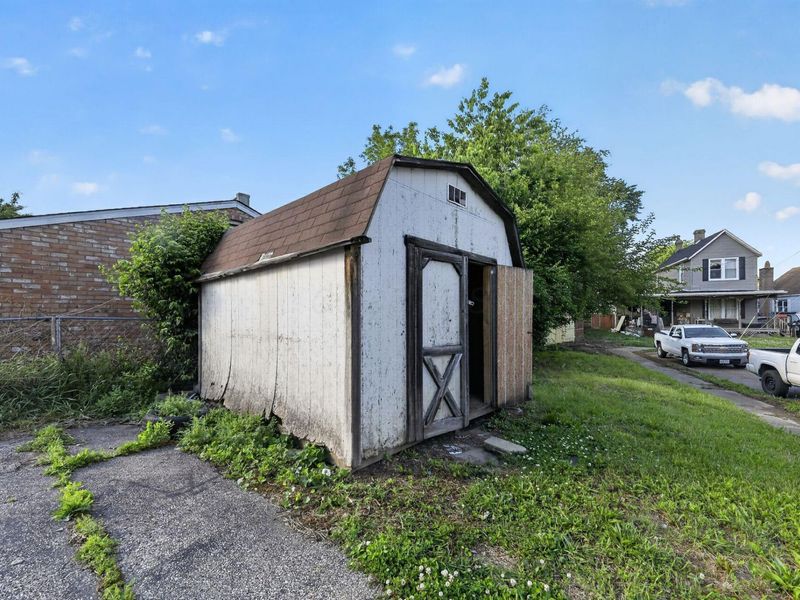 200 Maple Street , Cincinnati, OH 45216 Photo 2