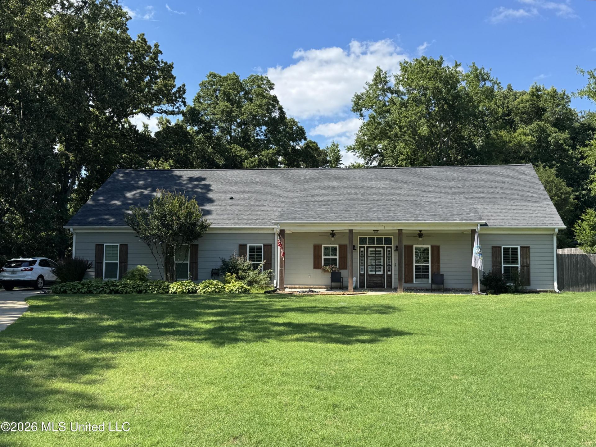 203 Polo Run Cove, Byhalia, MS 38611 Main Photo