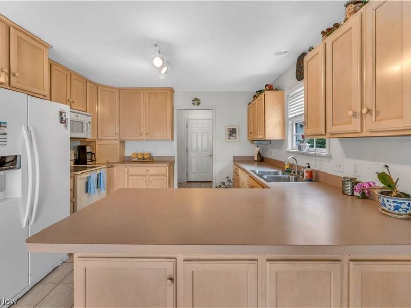 144 Royal Troon Drive SE, Warren, OH 44484 Photo 11